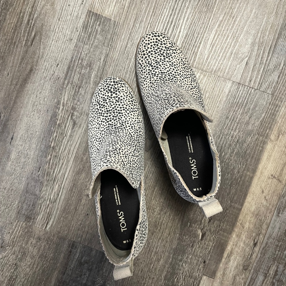 TOMS Speckled Black and White Ankle Wedge Boots